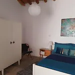 Zoe * Ψεματισμένος